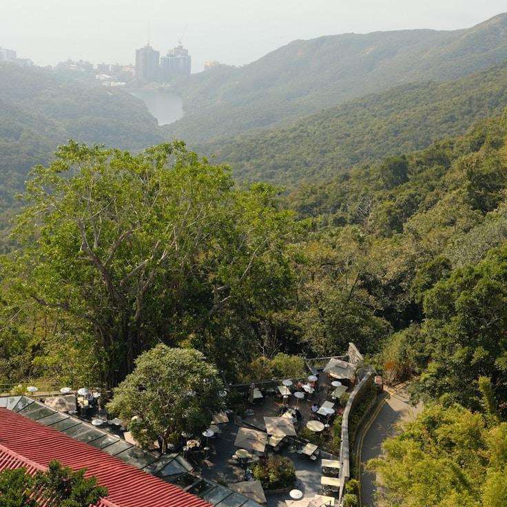 Outdoor terrace seating suitable for families in Lyon