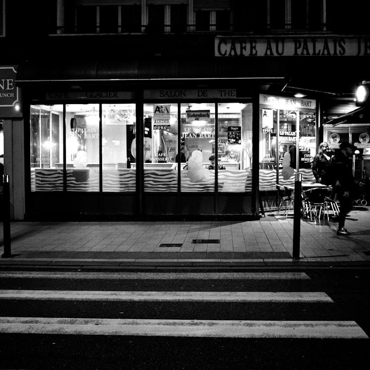 Family terraces and cafés for calm evenings in Lyon
